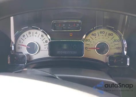 2010 Ford Expedition Limited z USA, uszkodzony, nr VIN 1FMJU2A57AEB55241